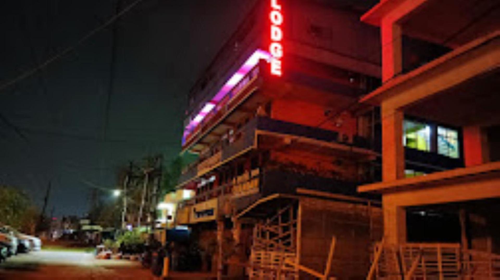 Hotel Chandan,Bhubaneswar Bagian luar foto